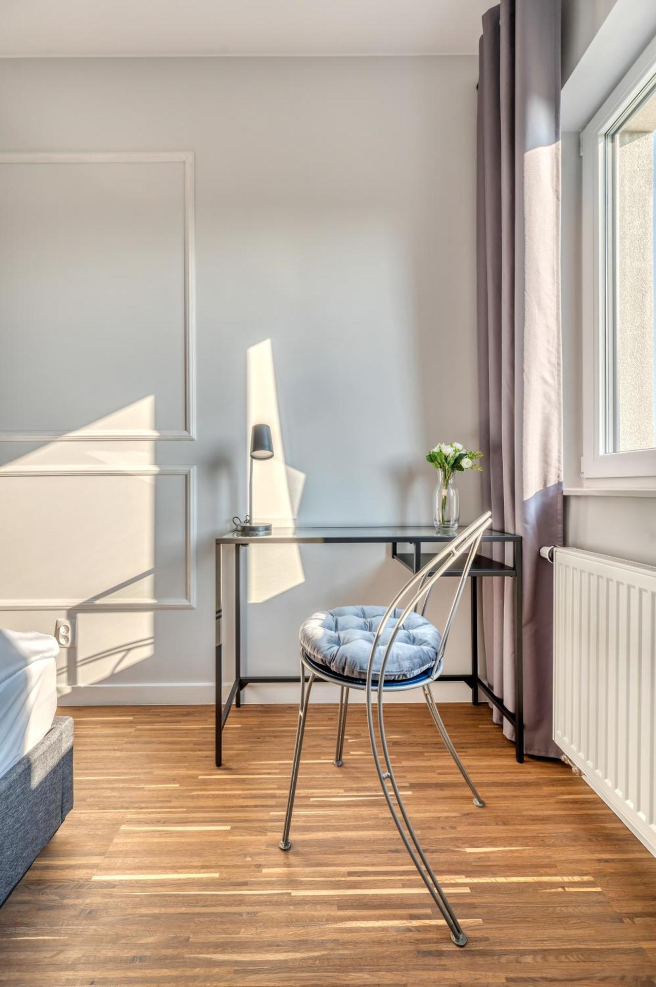Apartment Manufaktura Business - Parking, Balcony, Nature View - By Rentujemy Łódź